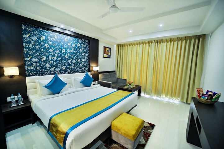 Room 9 of 25