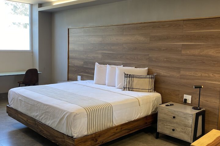 Room 6 of 38