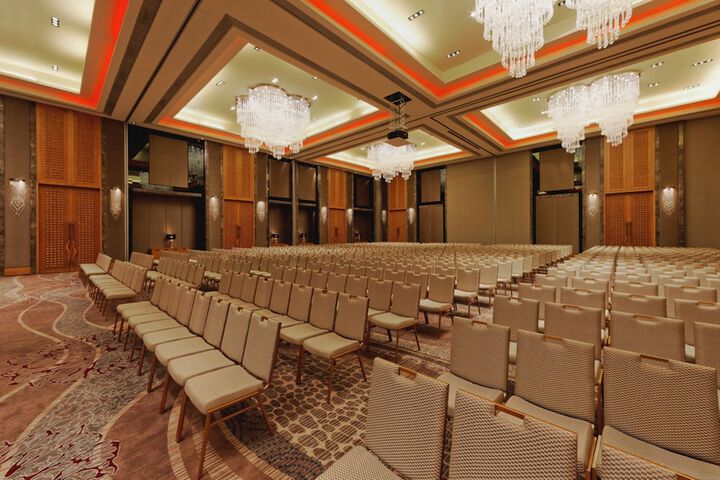 Ballroom/Hall 84 of 103