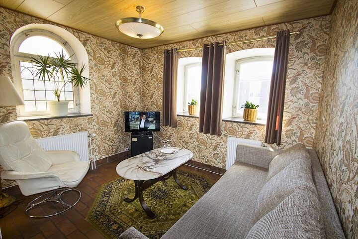 Room 33 of 56