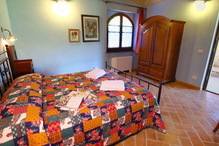 Room 5 of 108