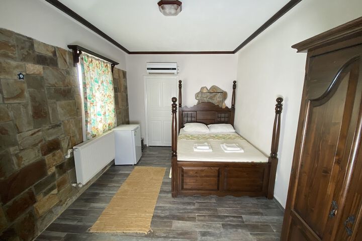 Room 11 of 39
