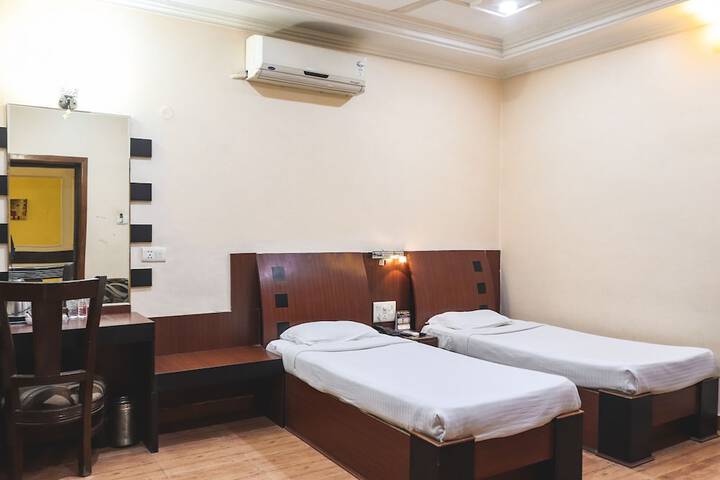 Room 34 of 63