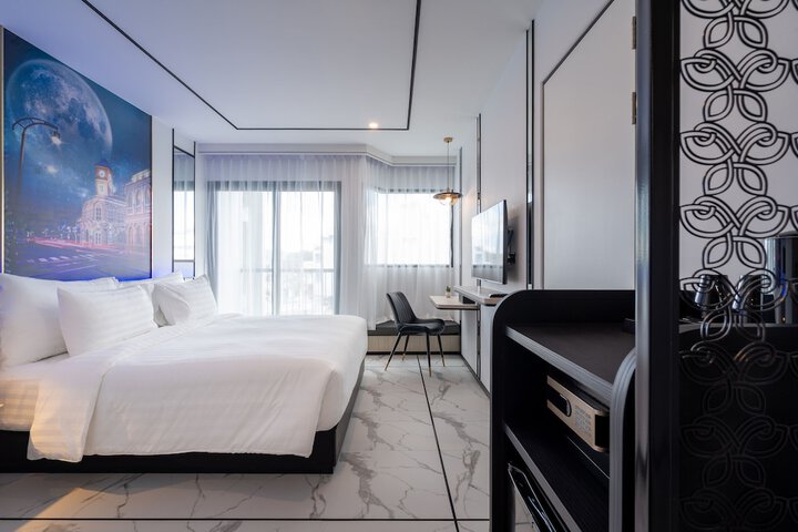 Room 17 of 46
