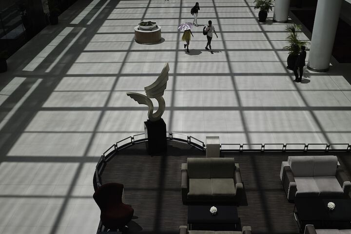 Entrance & Lobby
