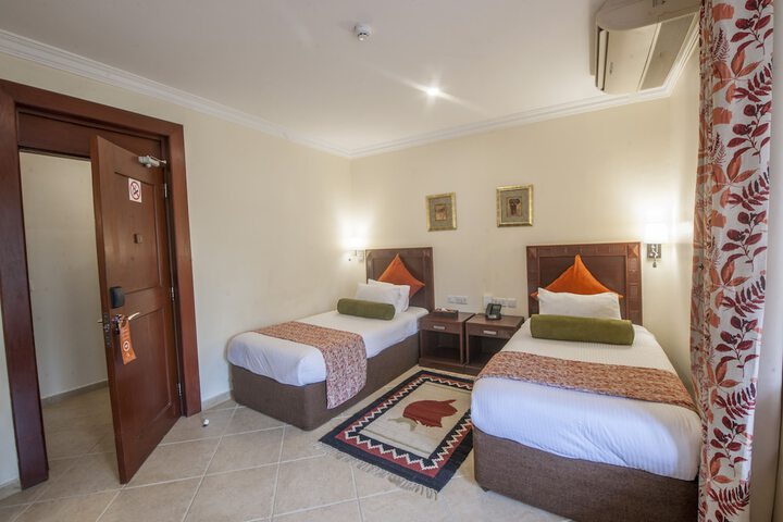 Room 10 of 30