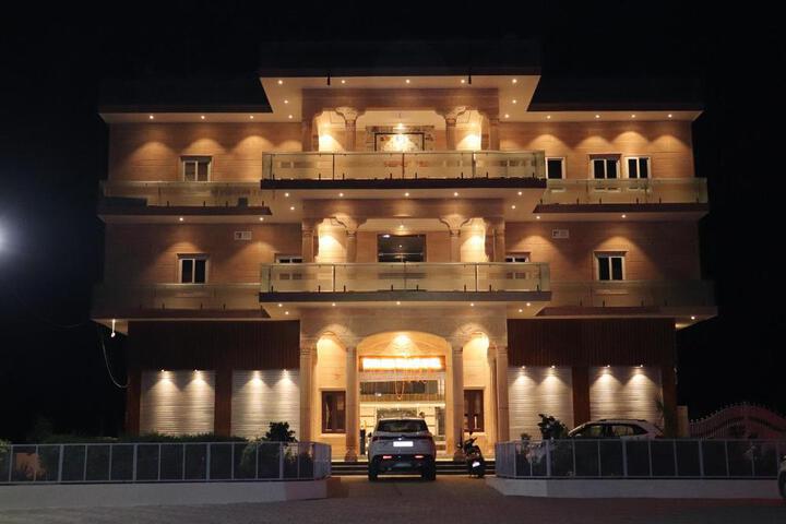 BHAWANA PALACE HOTEL