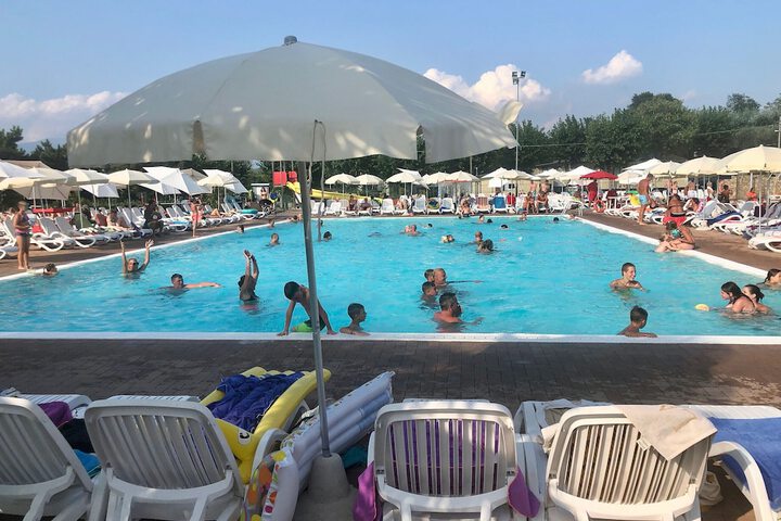 Pool 21 of 25