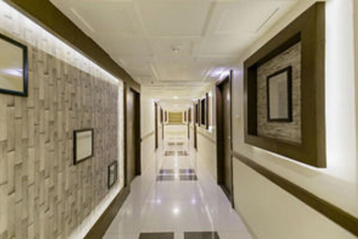 Ballroom/Hall 11 of 16