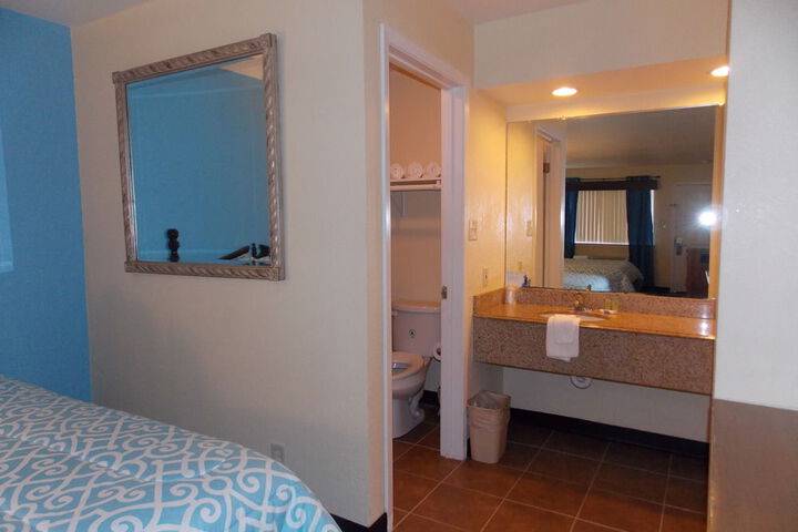 Room 15 of 128
