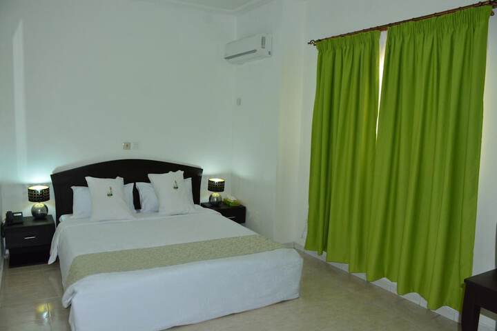 Room 17 of 39
