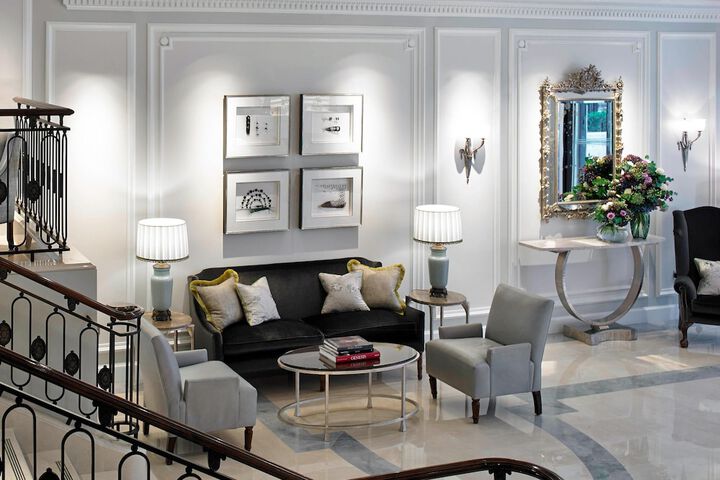 Entrance & Lobby