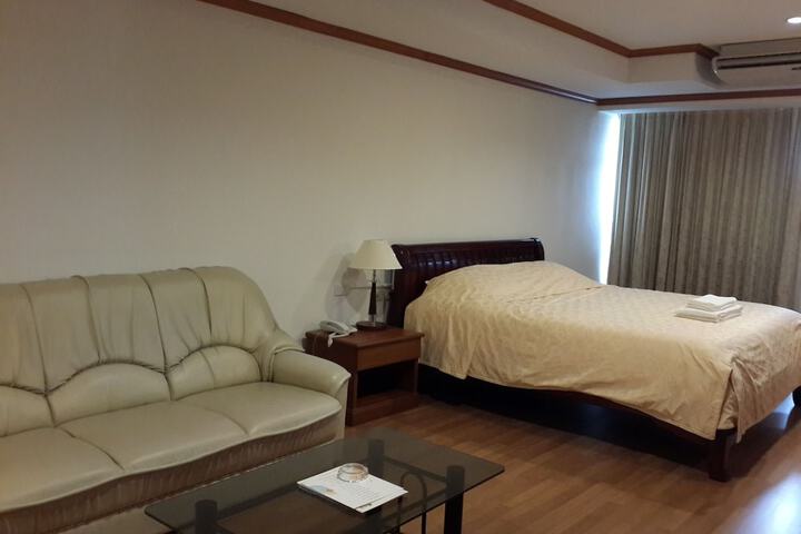 Room 15 of 90