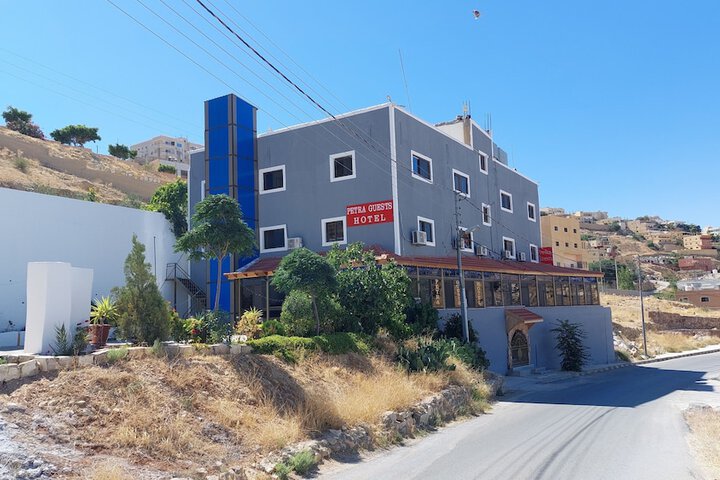 Petra Guests Hotel