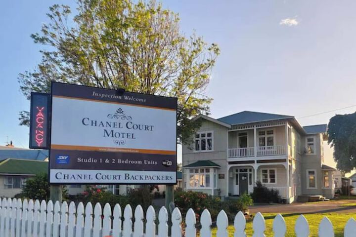Chanel Court Motel