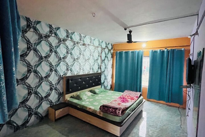 Room 12 of 17