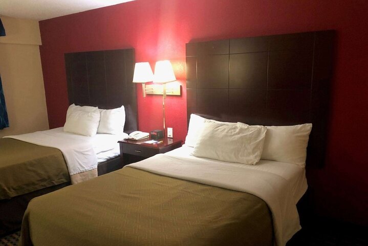 2 Double Beds (9 of 13)