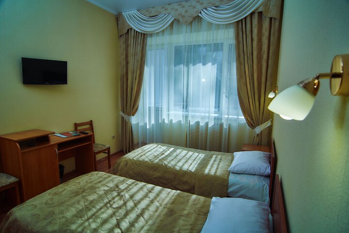 Room 13 of 115