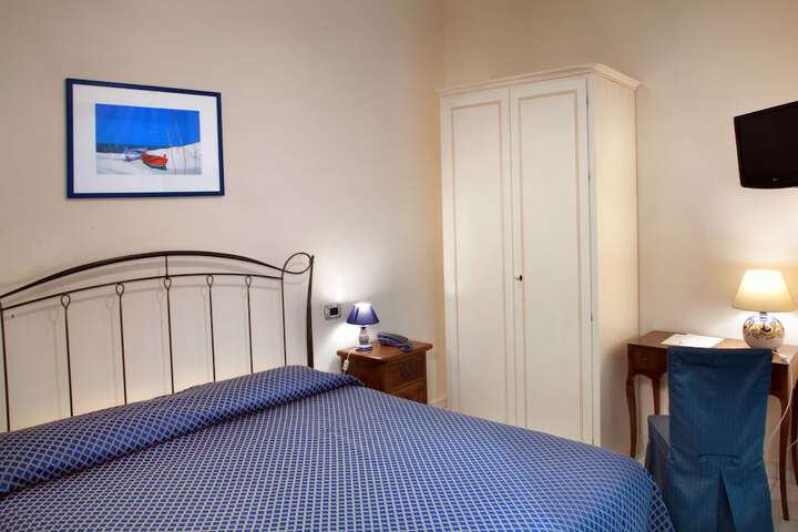 Room 22 of 72