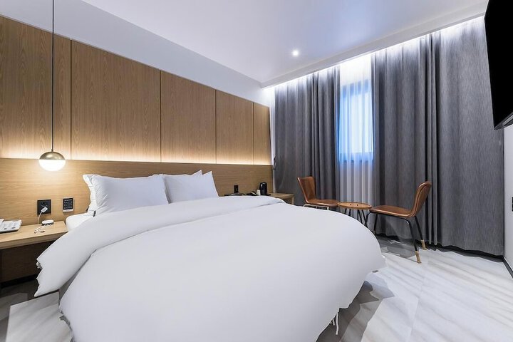 Room 35 of 72