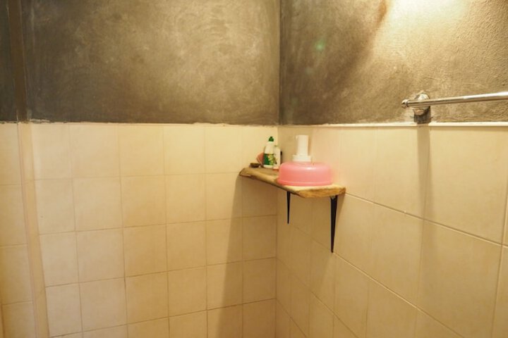 Room 17 of 25