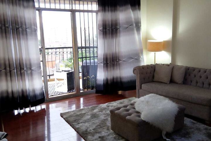 Room 5 of 8