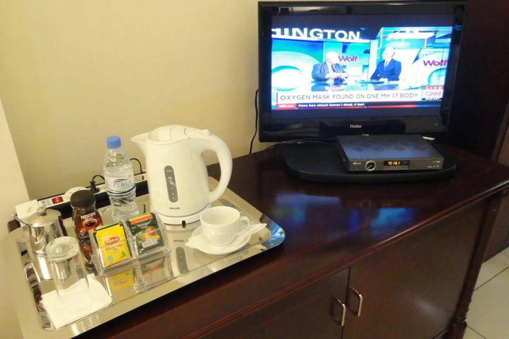 Room 2 of 41