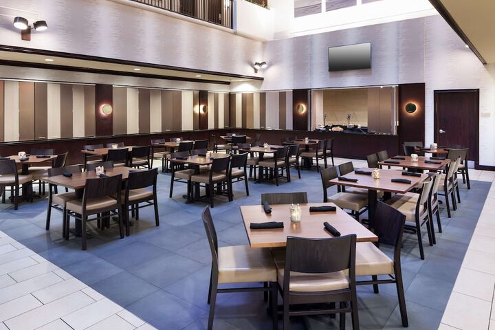 Dining 22 of 30
