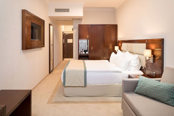 Room 19 of 54
