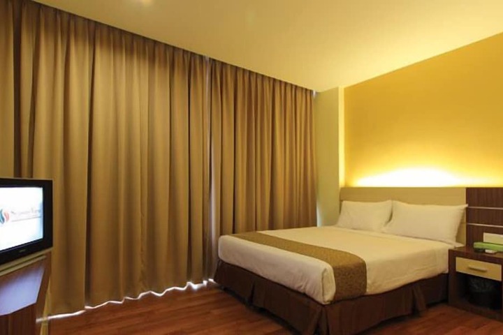 Room 9 of 40