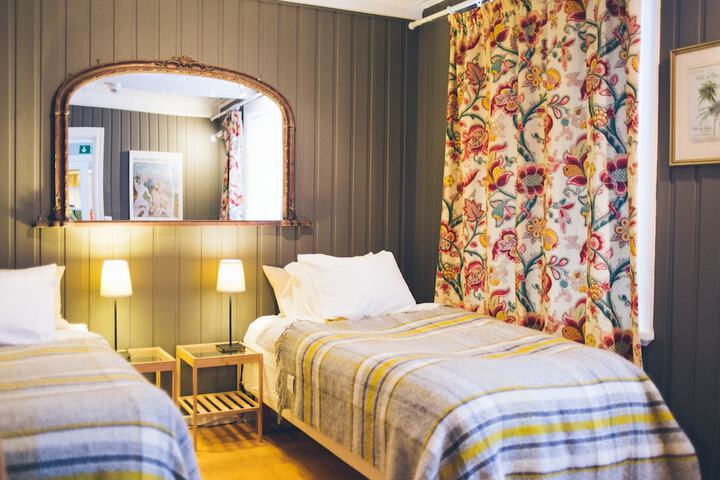 Room 8 of 41