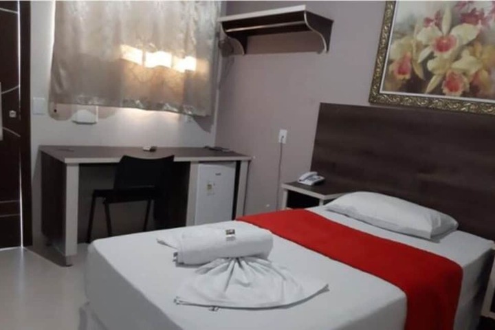 Room 4 of 13