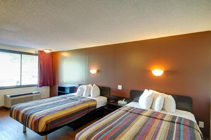1 King Bed (7 of 13)