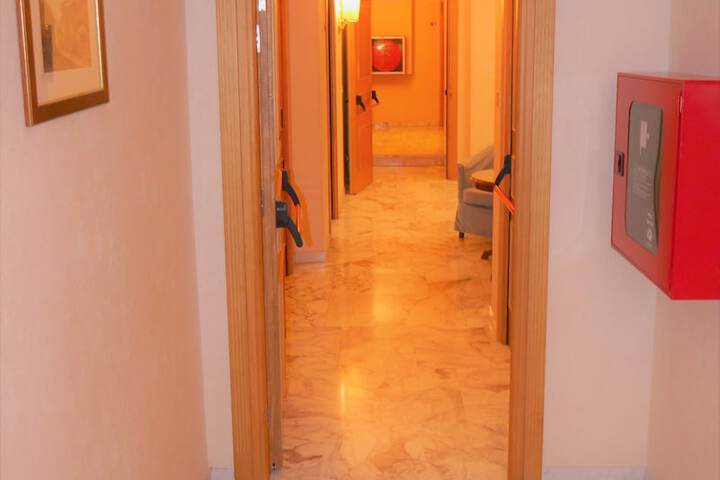 Ballroom/Hall 183 of 201