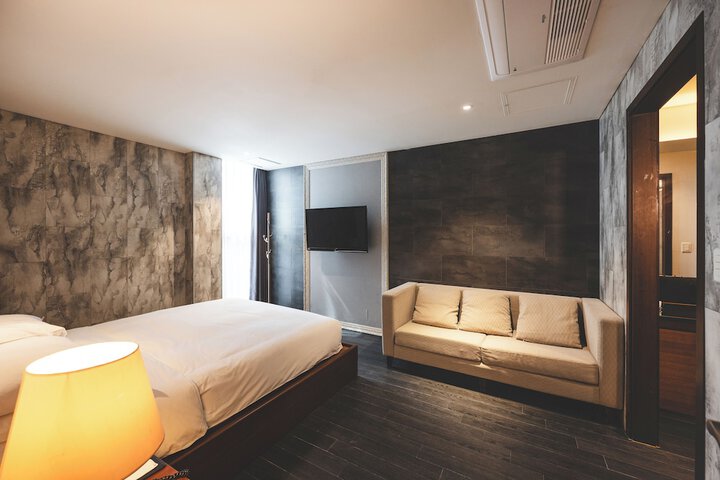 Room 14 of 151