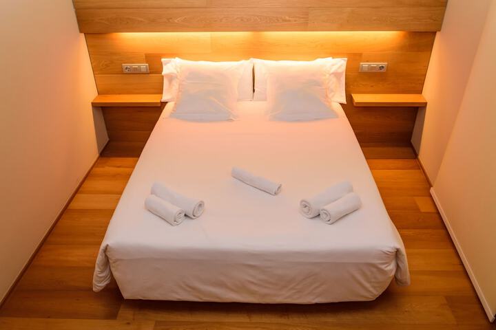 Room 10 of 90