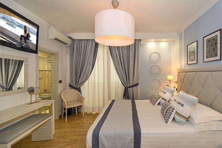 Room 16 of 43