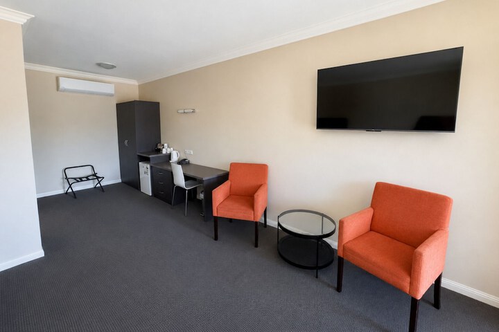 Room 11 of 20