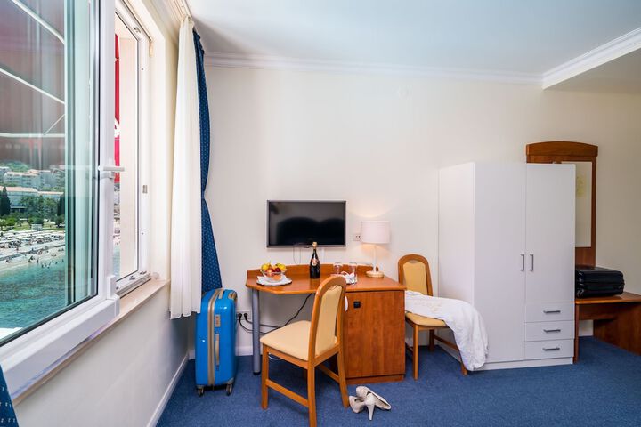 Room 12 of 53