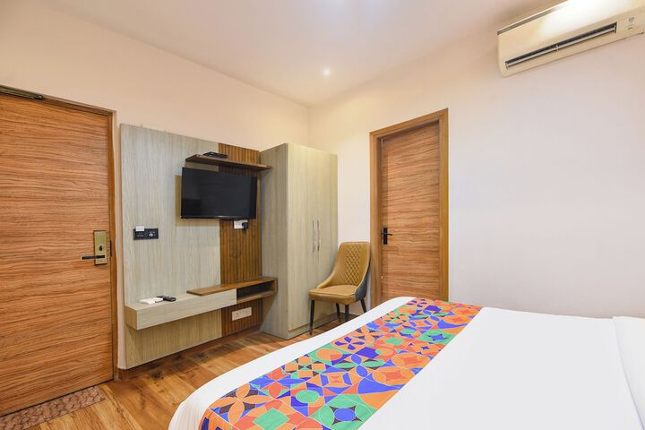 Room 17 of 36