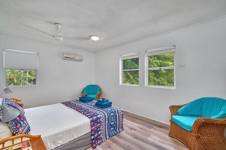 Room 4 of 11