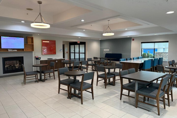 Breakfast/Coffee Service 45 of 48