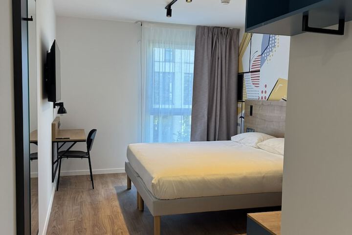 Room 13 of 69