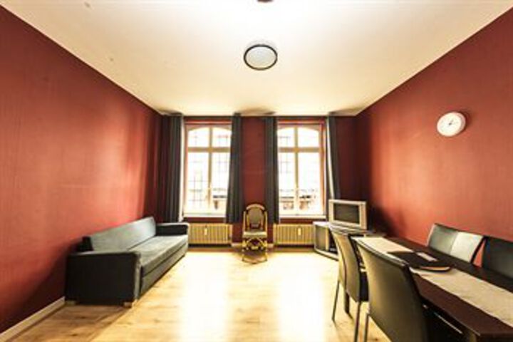 Room 21 of 28