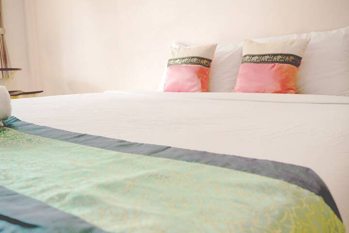 Room 8 of 32
