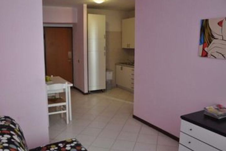 Room 69 of 102