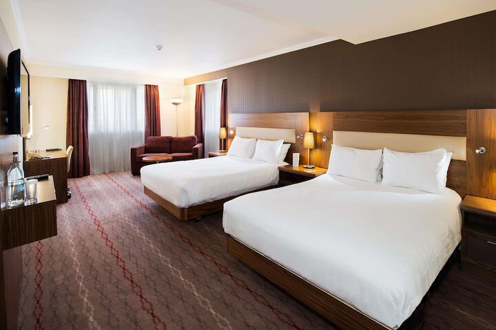 Room 10 of 75