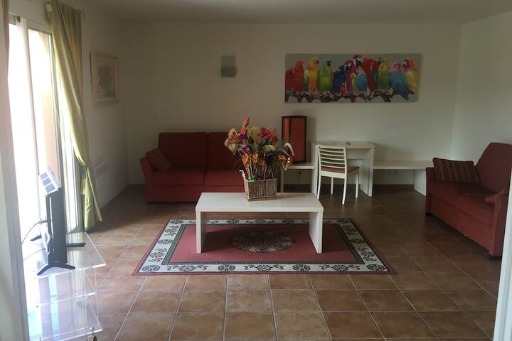 Room 8 of 33