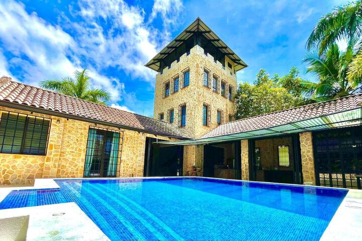 Castillo Tambor Resort and Restaurant in Cóbano