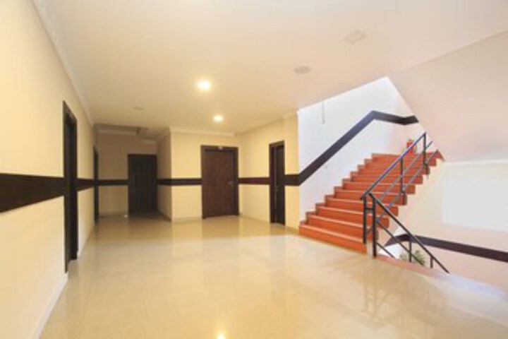 Ballroom/Hall 7 of 21